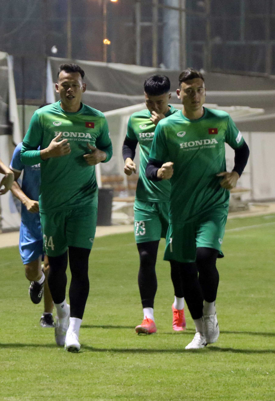 HLV Park Hang-seo đau đầu lựa chọn Đặng Văn Lâm hay Bùi Tấn Trường đứng trong khung gỗ ĐT Việt Nam. Ảnh: VFF