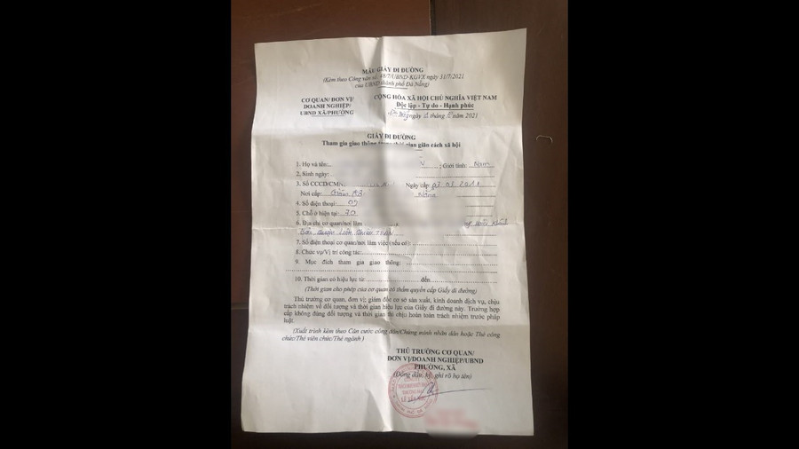 Giấy đi đường bà P. cấp cho ông H. sai mục đích. ẢNH: NGUYỄN TÚ