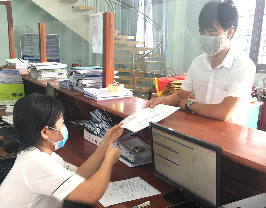 Kho bạc Nhà nước huyện Krông Pa đảm bảo hoạt động thông suốt nhờ sử dụng dịch vụ công trực tuyến. Ảnh: Sơn Ca Kho bạc Nhà nước huyện Krông Pa đảm bảo hoạt động thông suốt nhờ sử dụng dịch vụ công trực tuyến. Ảnh: Sơn Ca