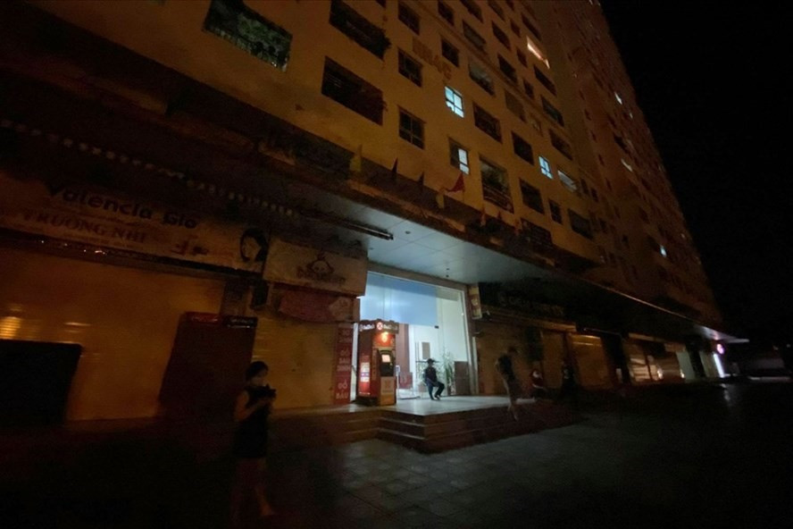 Tòa chung cư nơi xảy ra sự việc. Ảnh: Sơn Nguyễn Tòa chung cư nơi xảy ra sự việc. Ảnh: Sơn Nguyễn