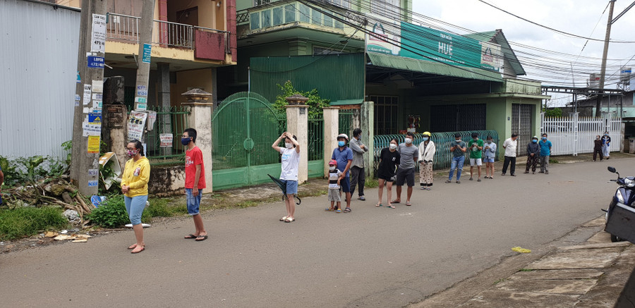 Đến nay, 3 cán bộ tại TP.Bảo Lộc đã bị đình chỉ công tác liên quan đến chùm 4 ca bệnh Covid-19 tại phường Lộc Sơn. Ảnh: Hải Đường