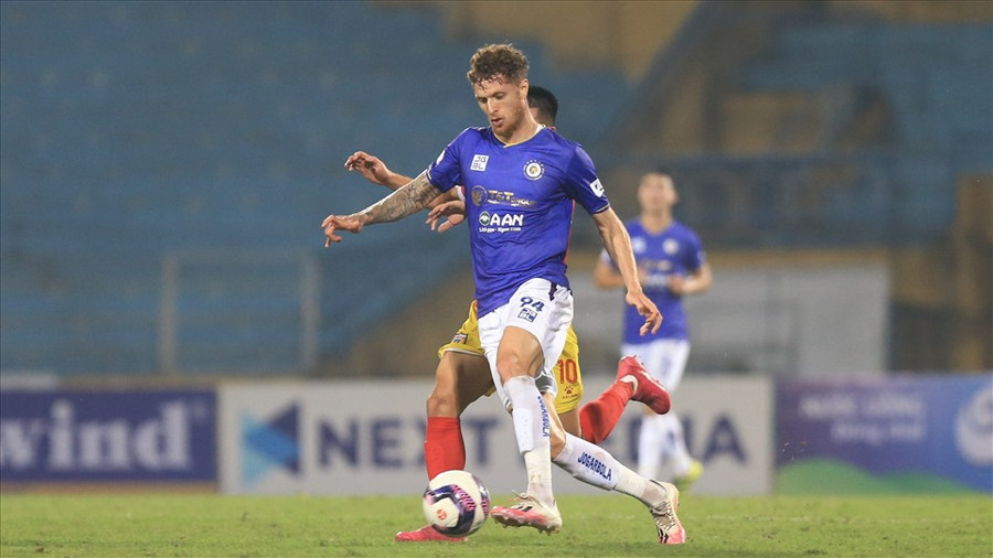 Hà Nội cũng cho các ngoại binh về thăm gia đình. Ảnh: HNFC