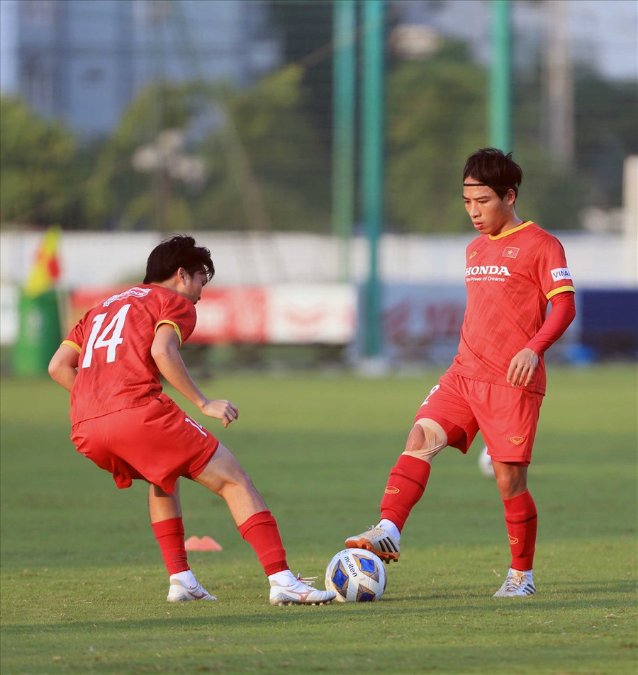 Lê Tiến Anh muốn sát cánh cùng Tuấn Anh ở vị trí tiền vệ trung tâm. Ảnh: VFF