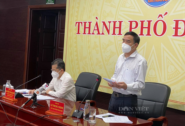 Ông Lê Trung Chinh - Chủ tịch UBND TP.Đà Nẵng cho biết thành phố sẽ tiếp tục thực hiện biện pháp "ai ở đâu thì ở đó "sau 8 giờ ngày 23/8. Ảnh: Đình Thiên Ông Lê Trung Chinh - Chủ tịch UBND TP.Đà Nẵng cho biết thành phố sẽ tiếp tục thực hiện biện pháp
