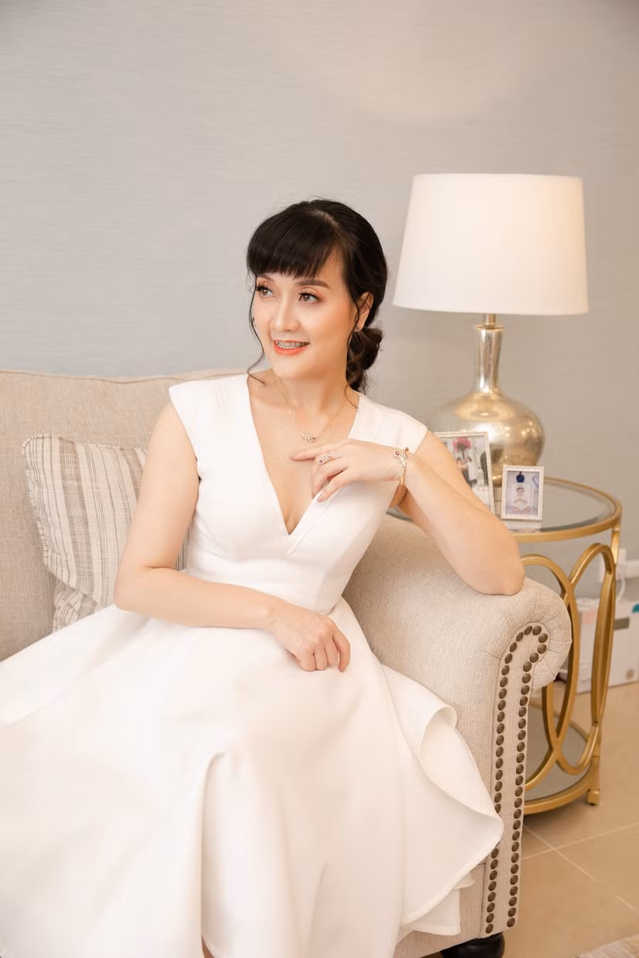 Vân Dung gây ấn tượng với khán giả bởi nét diễn hài hước, vui nhộn trong chương trình Gặp nhau cuối năm. Bên cạnh đó, cô còn góp mặt trong nhiều dự án phim truyền hình của VTV như Ghét thì yêu thôi, Hướng dương ngược nắng...Ảnh: FBNV