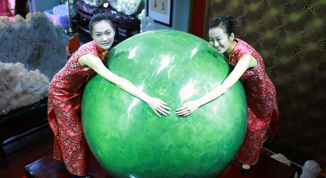 Được biết, cho tới nay viên dạ minh châu của Triệu Xã Lương vẫn là viên dạ minh châu lớn nhất đẹp nhất thế giới, không có viên nào lớn hơn và chói lọi hơn nó. Được biết, cho tới nay viên dạ minh châu của Triệu Xã Lương vẫn là viên dạ minh châu lớn nhất đẹp nhất thế giới, không có viên nào lớn hơn và chói lọi hơn nó.