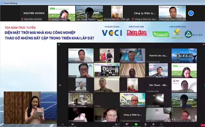  Toạ đàm “Điện mặt trời mái nhà khu công nghiệp: Tháo gỡ những bất cập trong triển khai lắp đặt” do Tạp chí Diễn đàn Doanh nghiệp và GreenID tổ chức. Ảnh: VCCI