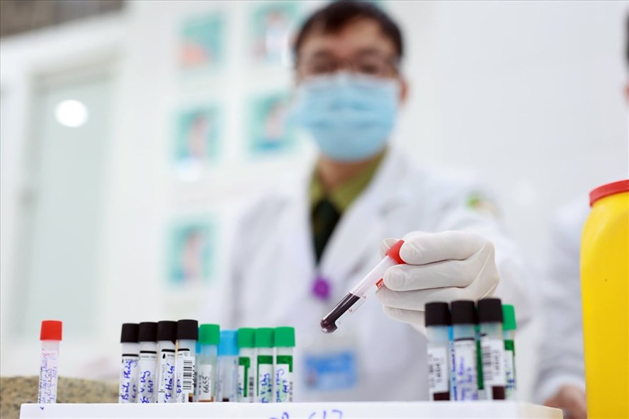 Xét nghiệm COVID-19. Ảnh: Hải Nguyễn