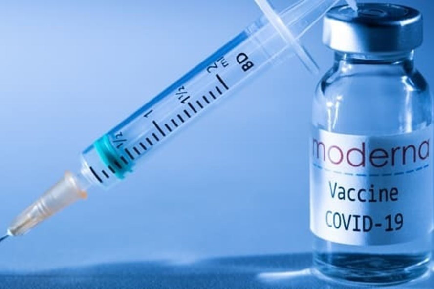 Vaccine COVID-19 Moderna. Ảnh: AFP
