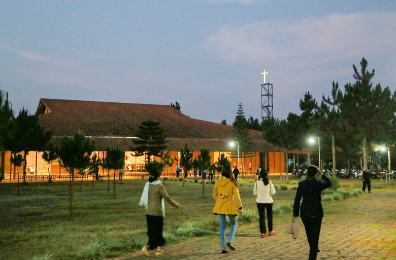 Ngày mới ở Nhà thờ Ka Đơn (Đơn Dương)