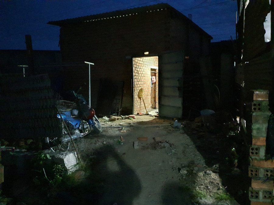 Căn nhà của vợ chồng Hoàng. Ảnh: Nguyễn Long Căn nhà của vợ chồng Hoàng. Ảnh: Nguyễn Long