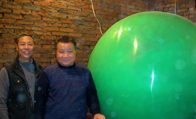 Trên thực tế, ít người biết rằng Trung Quốc vẫn đang là quốc gia sở hữu một viên dạ minh châu lớn nhất thế giới, là kết tinh của 6 tấn quặng dạ minh châu, giá trị vô cùng lớn. Trên thực tế, ít người biết rằng Trung Quốc vẫn đang là quốc gia sở hữu một viên dạ minh châu lớn nhất thế giới, là kết tinh của 6 tấn quặng dạ minh châu, giá trị vô cùng lớn.