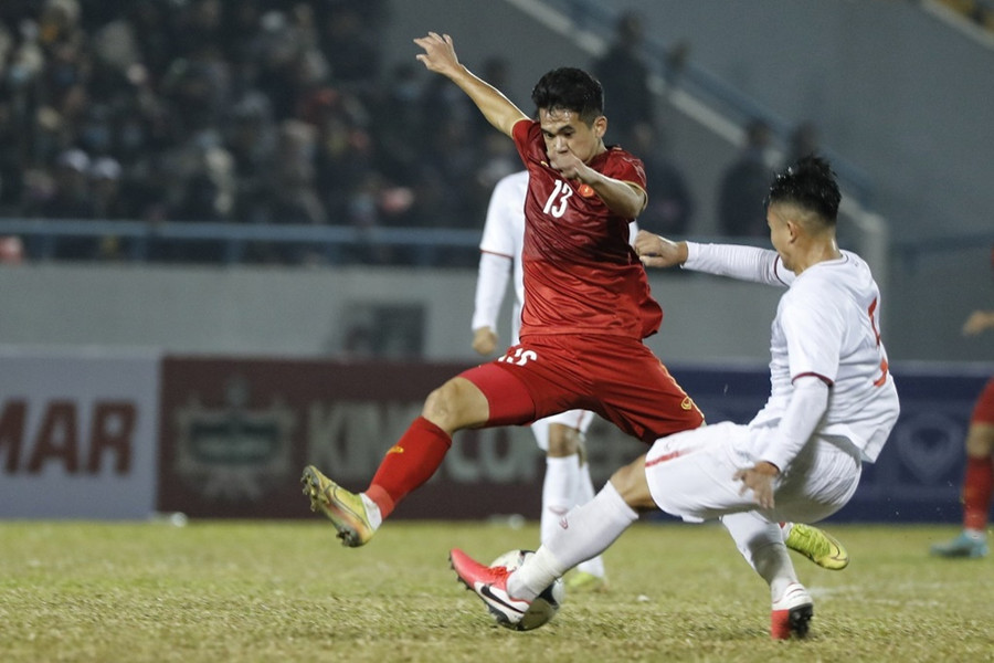 Trần Văn Kiên (trái) được gọi bổ sung. Ảnh: Ngọc Linh