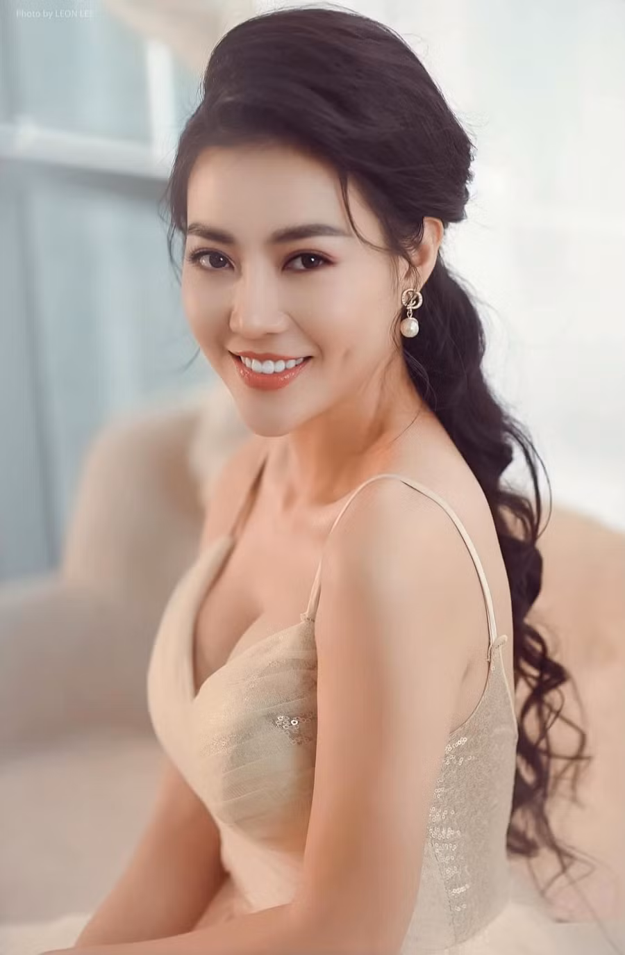 Thanh Hương cũng là gương mặt quen thuộc với khán giả khi tham gia các dự án phim truyền hình như Sống chung với mẹ chồng, Quỳnh búp bê, Mùa hoa tìm lại… Cô gây ấn tượng bởi khả năng diễn xuất tốt và là một trong những diễn viên nổi bật hiện nay. Ảnh: FBNV