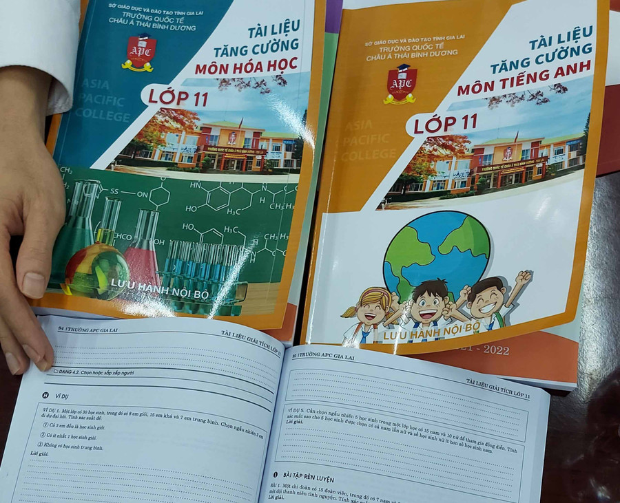 Tài liệu tăng cường học tập do APC Gia Lai tự in sao và phát cho học sinh. Ảnh: Hoành Sơn