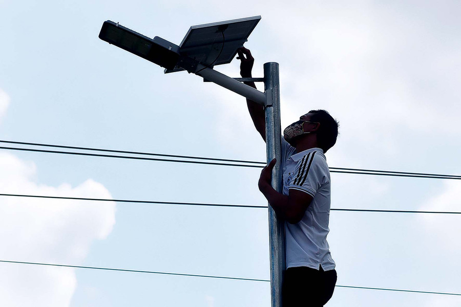 7. Năm 2020, Hội LHPN xã Xuân An cùng với nhân dân thôn An Xuân 3 đã hoàn thành 10 trụ đèn đường có chiều dài hơn 400 m để thắp sáng đường quê với tổng kinh phí 13 triệu đồng; trong đó hội viên, phụ nữ đóng góp 2 triệu đồng. 