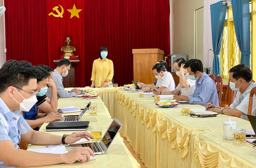 Phó Chủ tịch UBND tỉnh Nguyễn Thị Thanh Lịch phát biểu chỉ đạo tại cuộc họp sáng 22-8 với Sở Y tế. Ảnh: Như Nguyện Phó Chủ tịch UBND tỉnh Nguyễn Thị Thanh Lịch phát biểu chỉ đạo tại cuộc họp sáng 22-8 với Sở Y tế. Ảnh: Như Nguyện