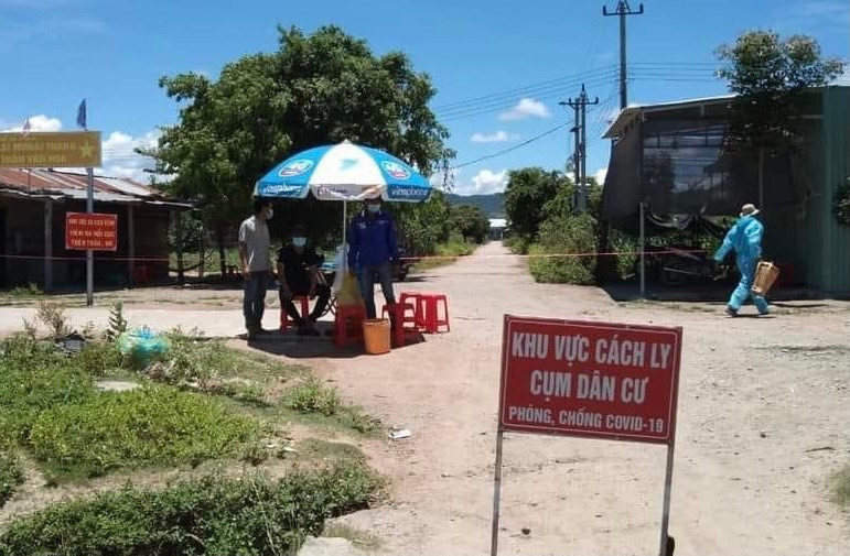 Khu vực phong tỏa tại thôn Mơ Nai Trang (xã Ia Piar, huyện Phú Thiện). Ảnh: Vũ Chi Khu vực phong tỏa tại thôn Mơ Nai Trang (xã Ia Piar, huyện Phú Thiện). Ảnh: Vũ Chi