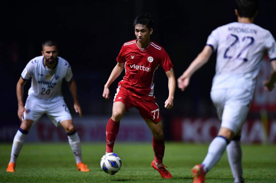 Trọng Đại (giữa). Ảnh: AFC