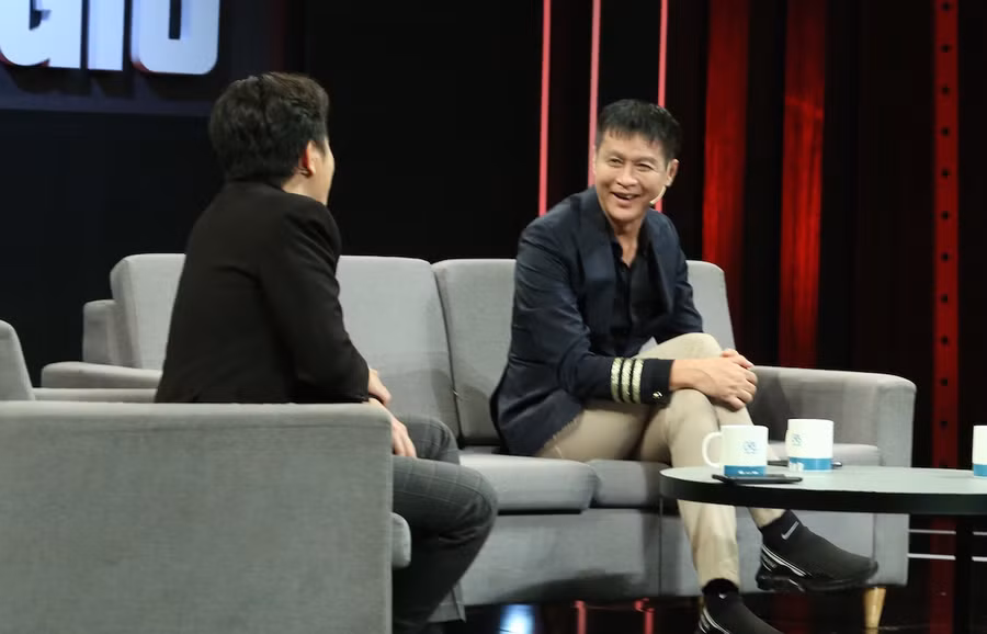 Lê Hoàng cho rằng mỗi người đều có bí mật riêng và không nên để chuyện xem lén điện thoại nhau xảy ra. Ảnh: BTC