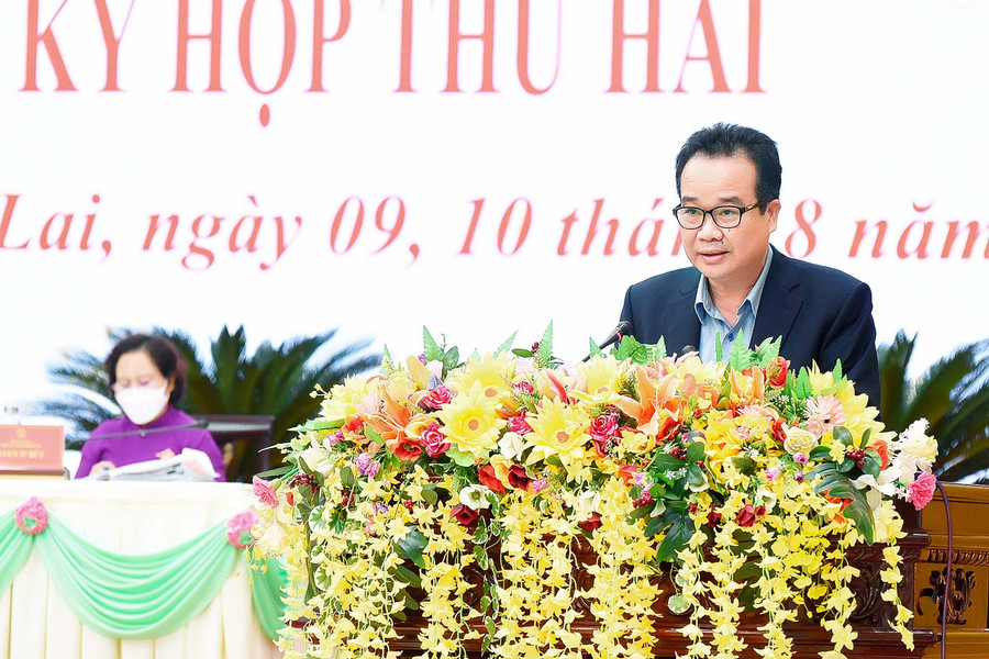 Giám đốc Sở Nông nghiệp và PTNT Lưu Trung Nghĩa giải trình một số ý kiến của các đại biểu. Ảnh: Đức Thụy