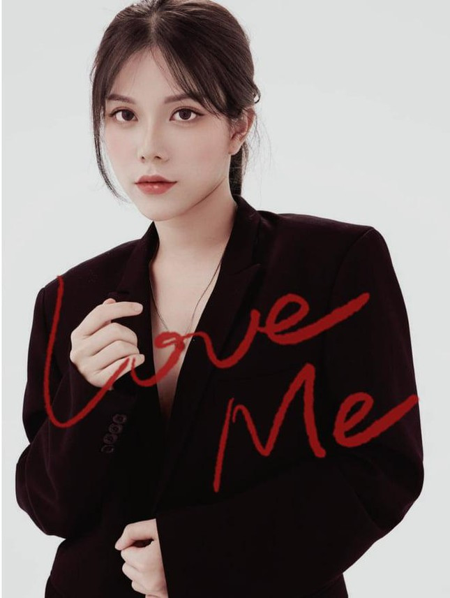 Dương Mạc Yến My từng lọt top 20 Miss Teen 2011, từng thử sửc ở Vietnam Idol 2012, Giọng hát Việt 2017.