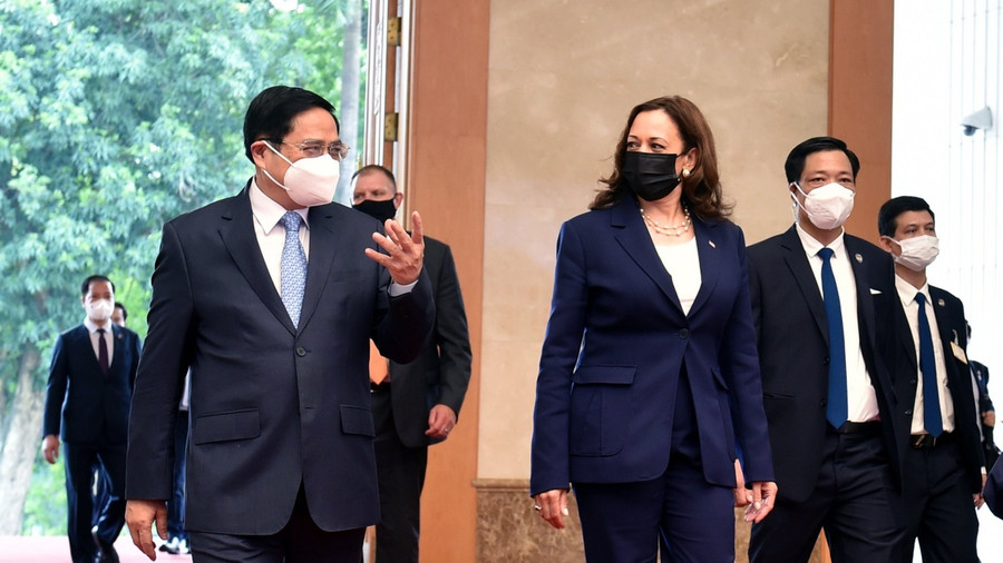 Thủ tướng Phạm Minh Chính tiếp Phó tổng thống Mỹ Harris sáng 25.8 - Ảnh: Nhật Bắc