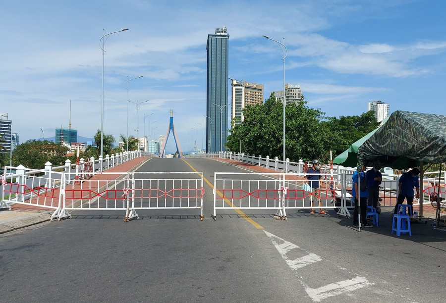 Từ sáng mai 16.8, Đà Nẵng sẽ phong tỏa toàn TP trong vòng 7 ngày để chống dịch Covid-19. Ảnh: Hoàng Sơn