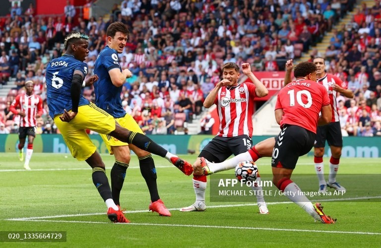 Pogba là cầu thủ chơi ấn tượng nhất bên phía Man United. Ảnh: AFP