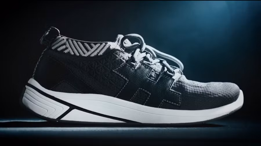 Loại giày làm từ bã cà phê và nhựa tái chế của Rens. Ảnh: Cắt từ clip