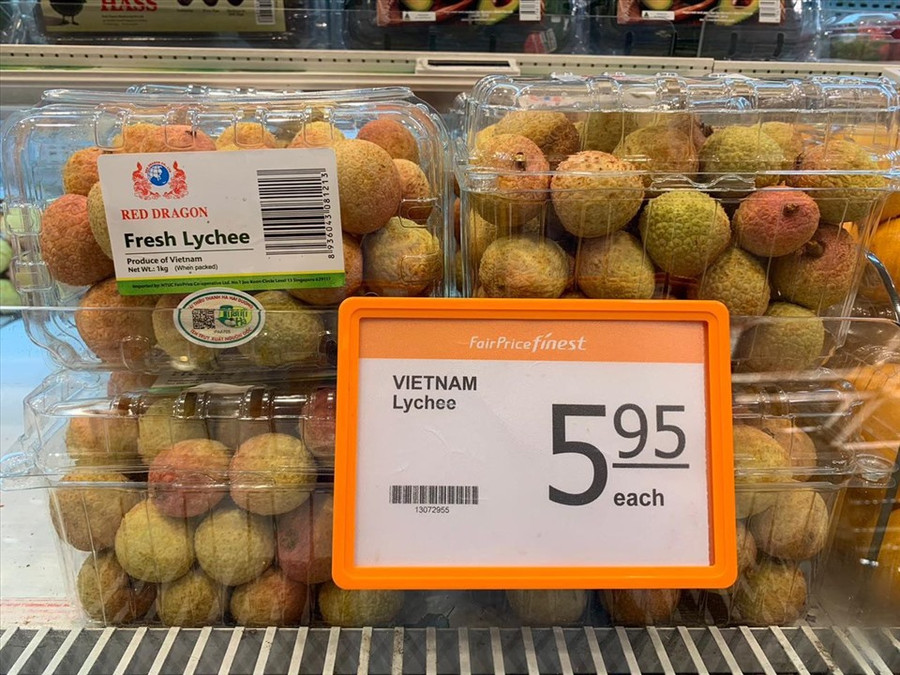 Vải thiều Thanh Hà xuất khẩu sang Pháp được bày bán tại các siêu thị. Ảnh: Thương vụ VN tại Pháp Vải thiều Thanh Hà xuất khẩu sang Pháp được bày bán tại các siêu thị. Ảnh: Thương vụ VN tại Pháp