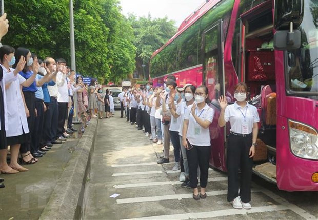 Đến nay đã có gần 1.000 cán bộ, bác sỹ, sinh viên Trường Đại học Y - Dược Thái Nguyên chi viện cho các tỉnh chống dịch COVID-19. (Ảnh: Trần Trang/TTXVN)  Đến nay đã có gần 1.000 cán bộ, bác sỹ, sinh viên Trường Đại học Y - Dược Thái Nguyên chi viện cho các tỉnh chống dịch COVID-19. (Ảnh: Trần Trang/TTXVN)