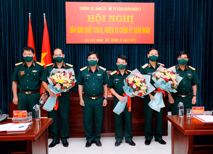  Quang cảnh buổi bàn giao. Ảnh: Vĩnh Hoàng 