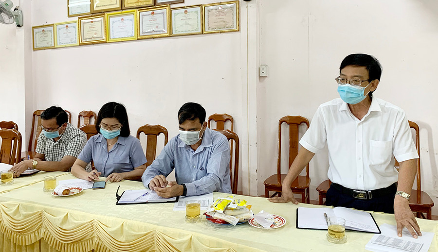 Phó Giám đốc Sở Y tế Nguyễn Đình Tuấn phát biểu tại cuộc họp. Ảnh: Như Nguyện Phó Giám đốc Sở Y tế Nguyễn Đình Tuấn phát biểu tại cuộc họp. Ảnh: Như Nguyện