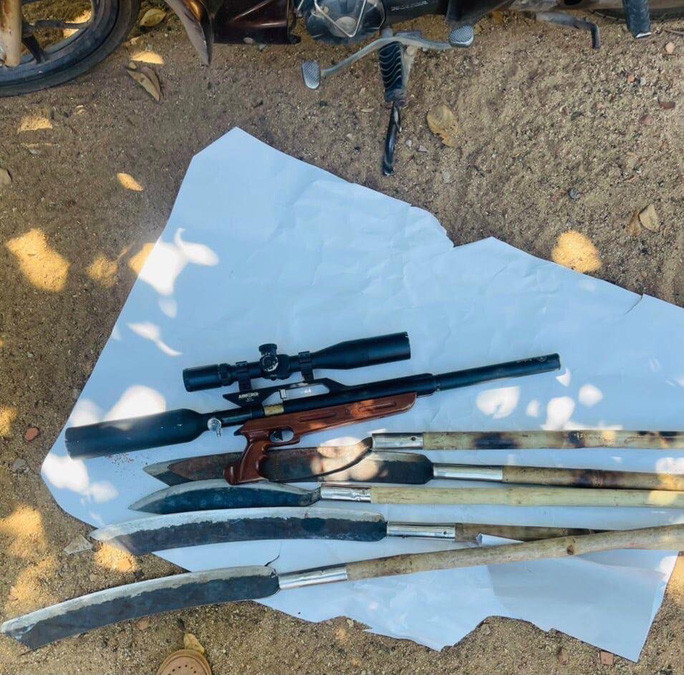 Hung khí được 2 nhóm thanh niên dùng để đâm chém nhau. Hung khí được 2 nhóm thanh niên dùng để đâm chém nhau