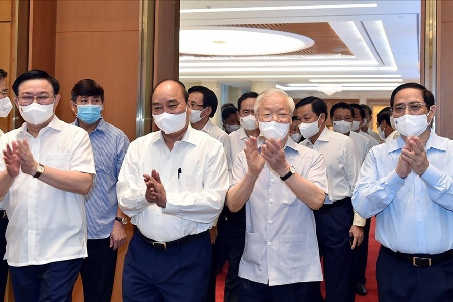 Tổng Bí thư Nguyễn Phú Trọng, Chủ tịch nước Nguyễn Xuân Phúc, Thủ tướng Chính phủ Phạm Minh Chính, Chủ tịch Quốc hội Vương Đình Huệ tới dự phiên họp. Ảnh: Nhật Bắc Tổng Bí thư Nguyễn Phú Trọng, Chủ tịch nước Nguyễn Xuân Phúc, Thủ tướng Chính phủ Phạm Minh Chính, Chủ tịch Quốc hội Vương Đình Huệ tới dự phiên họp. Ảnh: Nhật Bắc