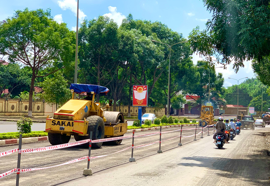 Cải tạo, nâng cấp đường Lê Duẩn, TP. Pleiku. Ảnh: Hà Duy Cải tạo, nâng cấp đường Lê Duẩn (đoạn trước Quân đoàn 3, TP. Pleiku). Ảnh: Hà Duy