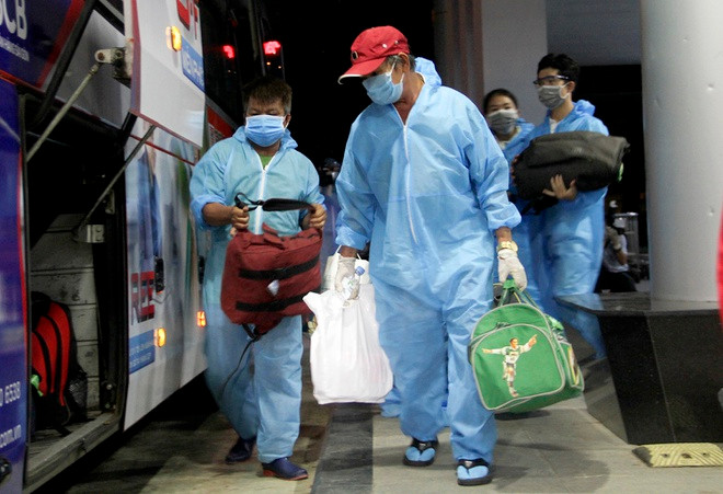 Người dân Bình Định từ vùng dịch các tỉnh phía Nam về quê. Ảnh: T.Đ.