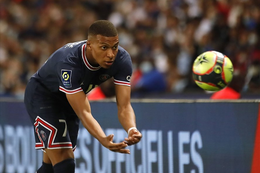 Kylian Mbappe đang có sự 