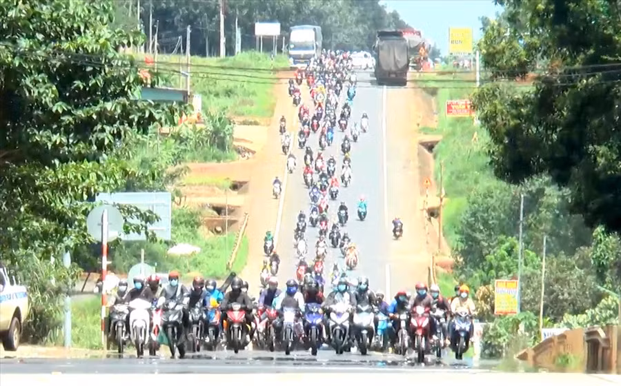 Dòng người đổ về các tỉnh Tây Nguyên vẫn đang rất nhiều và chưa có dấu hiệu dừng lại. Ảnh: Bảo Lâm