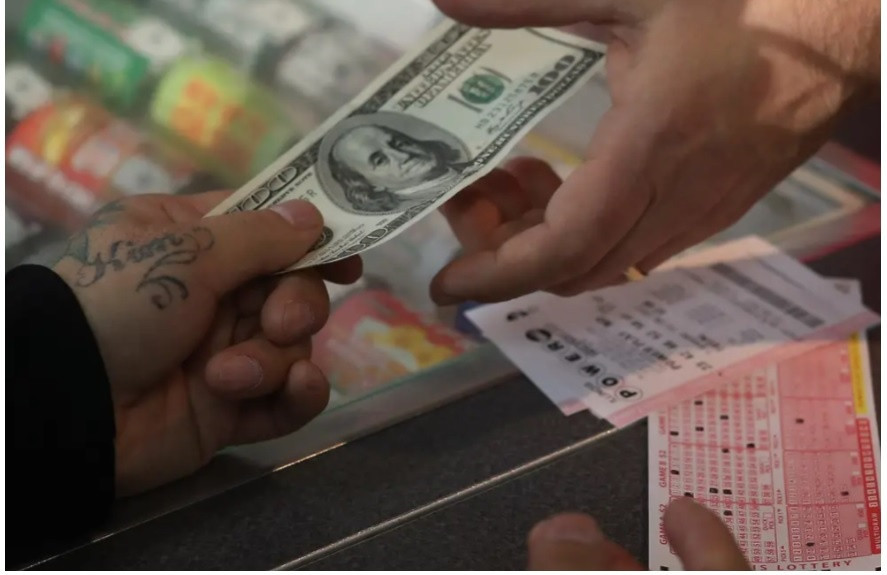  Một người đàn ông ở bang Michigan, Mỹ kiên trì mua một dãy số duy nhất trong 3 thập niên và đã nhận được kết quả như mong đợi - Ảnh: Chụp màn hình Insider.com