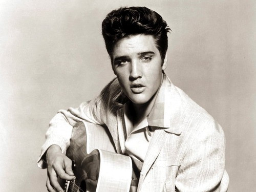 Nam ca sĩ Elvis Presley là nguồn cảm hứng cho nghệ danh của Elvis Phương. Ảnh: Chụp màn hình
