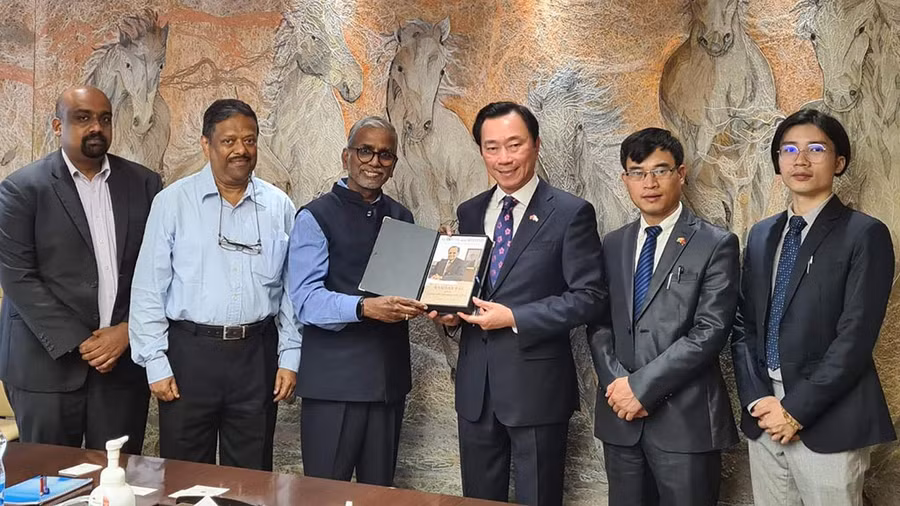  “Nhóm phản ứng nhanh về thuốc và vắc xin” làm việc với phía Ấn Độ tuần trước - Ảnh Moit.gov.vn