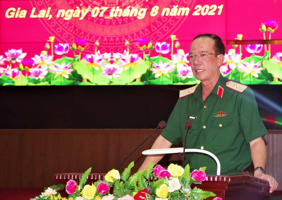 Thiếu tướng Nguyễn Đình Tiến, phát biểu kết luận hội nghị. Ảnh: Huy Bắc