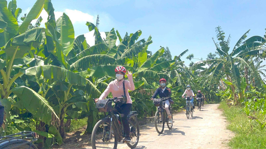Hình thức du lịch bằng xe đạp, xe máy giúp du khách vừa tham quan trải nghiệm, vừa thoả mãn sở thích thể thao hứa hẹn mang đến 