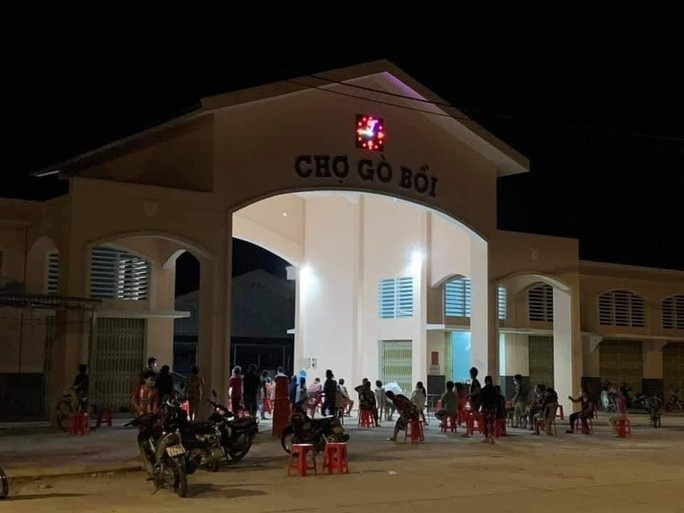 Chợ đầu mối Gò Bồi là một trong những ổ dịch Civid-19 mới phát hiện ở Bình Định Chợ đầu mối Gò Bồi là một trong những ổ dịch Civid-19 mới phát hiện ở Bình Định