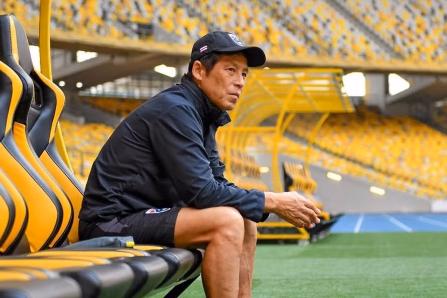 Huấn luyện viên Akira Nishino viết tâm thư sau gần 1 tháng bị FAT sa thải. Ảnh: Thairath