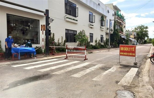 Nhiều khu dân cư ở phường Bình Định, thị xã An Nhơn, bị phong tỏa do dịch. (Ảnh: Nguyên Linh/TTXVN) Nhiều khu dân cư ở phường Bình Định, thị xã An Nhơn, bị phong tỏa do dịch. (Ảnh: Nguyên Linh/TTXVN)