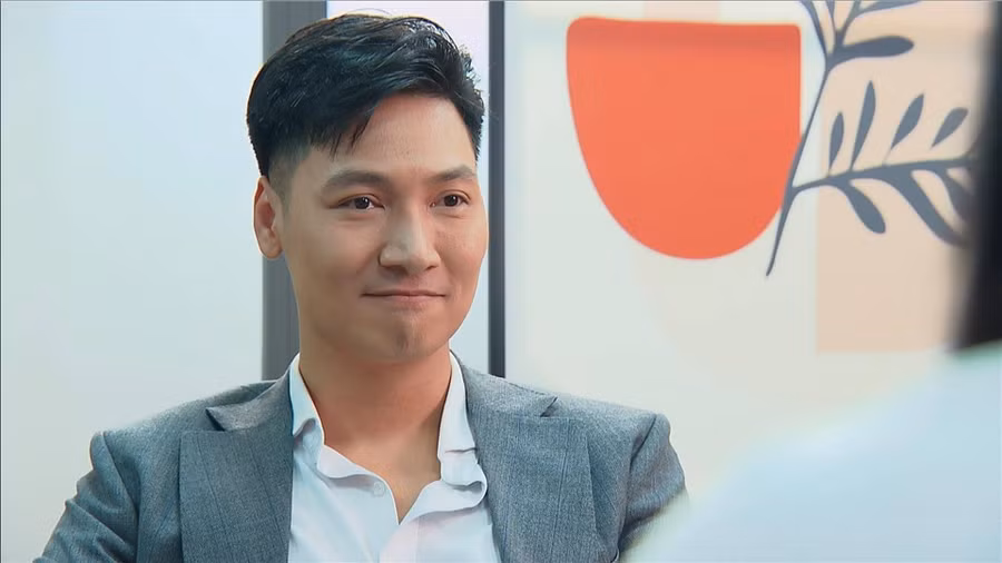 Trong bản Việt, Mạnh Trường đảm nhận vai nam chính Hoàng Long - chàng giám đốc điển trai nhưng đào hoa. Sau khi gặp Nam (Phương Oanh), nhân vật Long có nhiều thay đổi. Chuyện tình yêu của cặp đôi Nam - Long nhận được sự ủng hộ nhiệt tình từ khán giả.Ảnh: NSX.