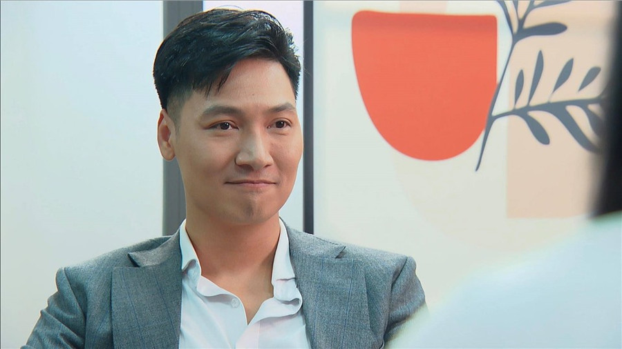 Trong bản Việt, Mạnh Trường đảm nhận vai nam chính Hoàng Long - chàng giám đốc điển trai nhưng đào hoa. Sau khi gặp Nam (Phương Oanh), nhân vật Long có nhiều thay đổi. Chuyện tình yêu của cặp đôi Nam - Long nhận được sự ủng hộ nhiệt tình từ khán giả.Ảnh: NSX.